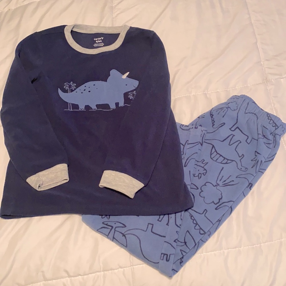 EUC Carter’s Dino polyester fleece-like pj top & pants boys size 8 🦕